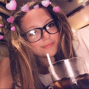 Meet your Posher, Lydia